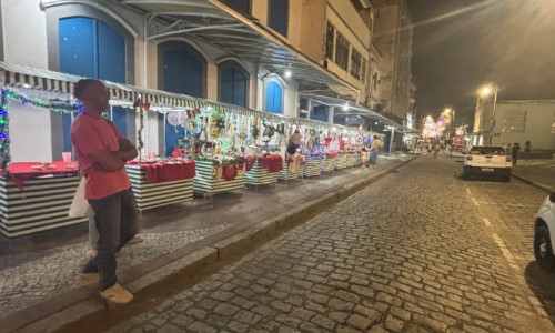 Mercado de Natal impulsiona renda e valoriza o artesanato local em Angra